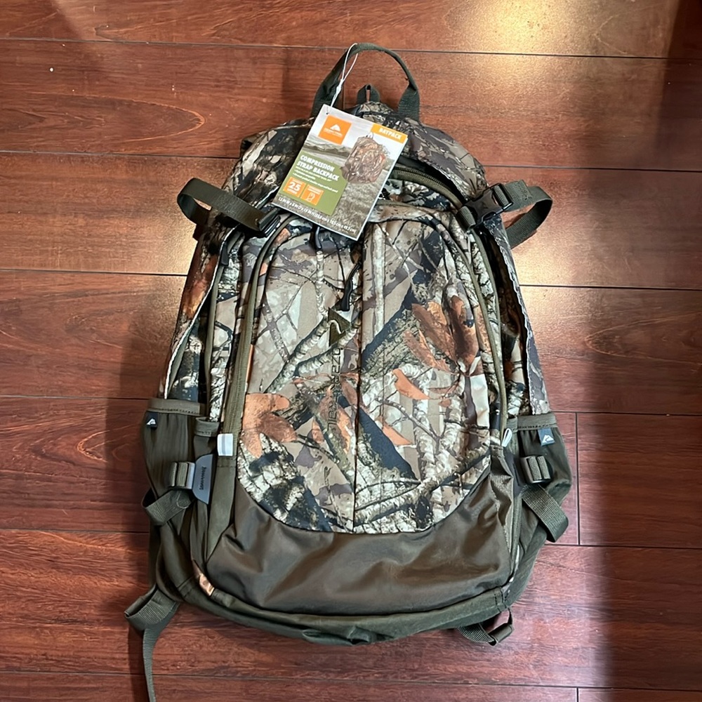 Ozark Trail Camo Backpack Compression Strap 25 Liter Hydration Compatible Hiker